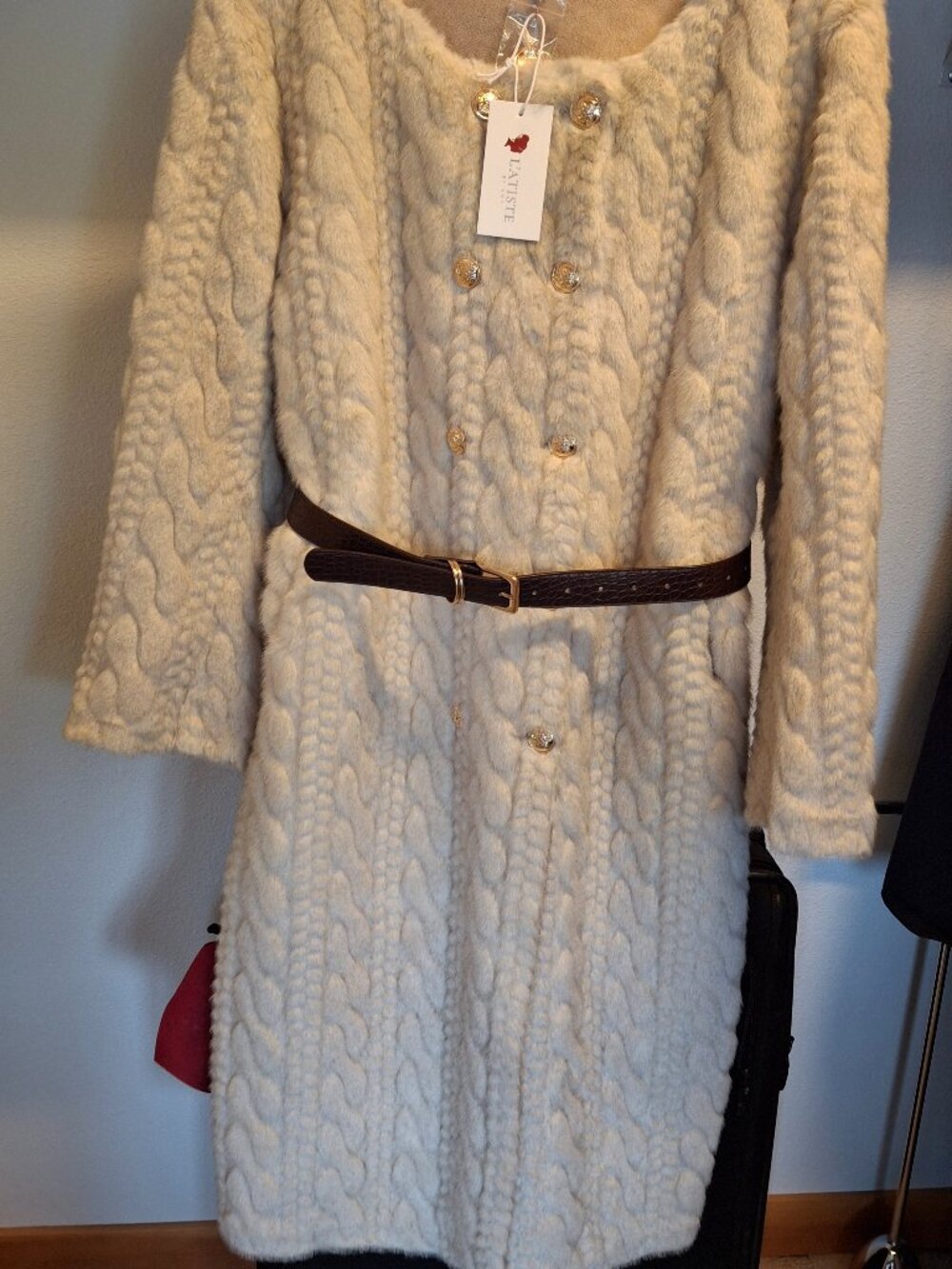 ✨ BRAND NEW WITH TAGS (NWT) ✨ Gorgeous and cozy L'ATISTE cream-colored double-b